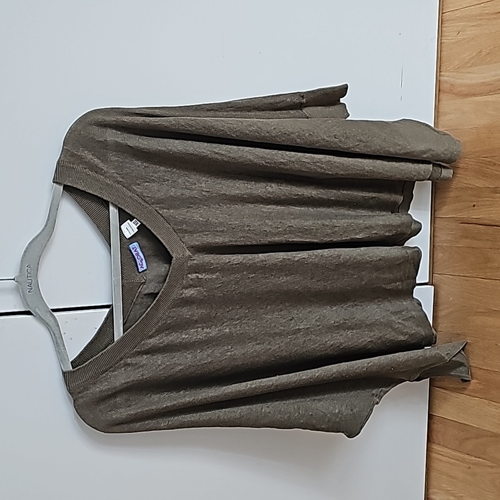 Acrobat 3/4 sleeve linen lightweight sweater olive green